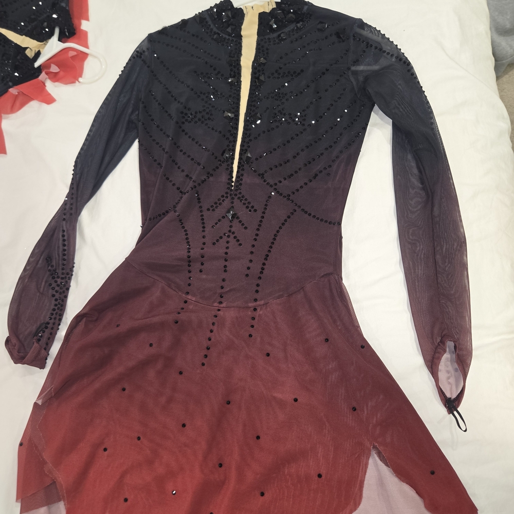 Elegant Black and Red Women's Dress Figure Skating Ice Skating Competition Dress